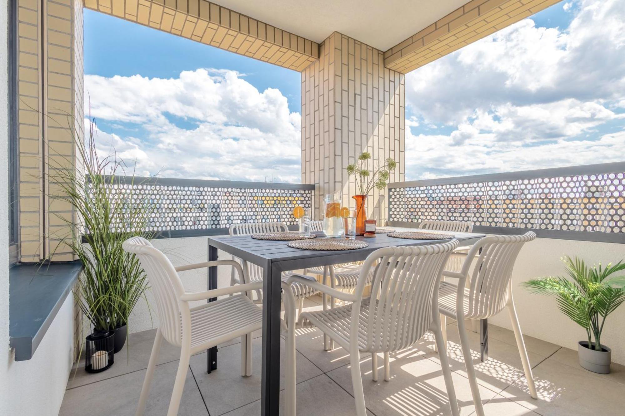 شقة Bright 2Br - 7Th Floor, Balcony, Free Parking By Gravity براغ المظهر الخارجي الصورة