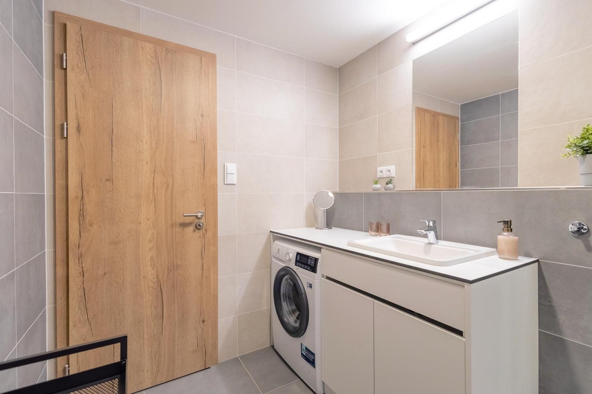 شقة Bright 2Br - 7Th Floor, Balcony, Free Parking By Gravity براغ المظهر الخارجي الصورة