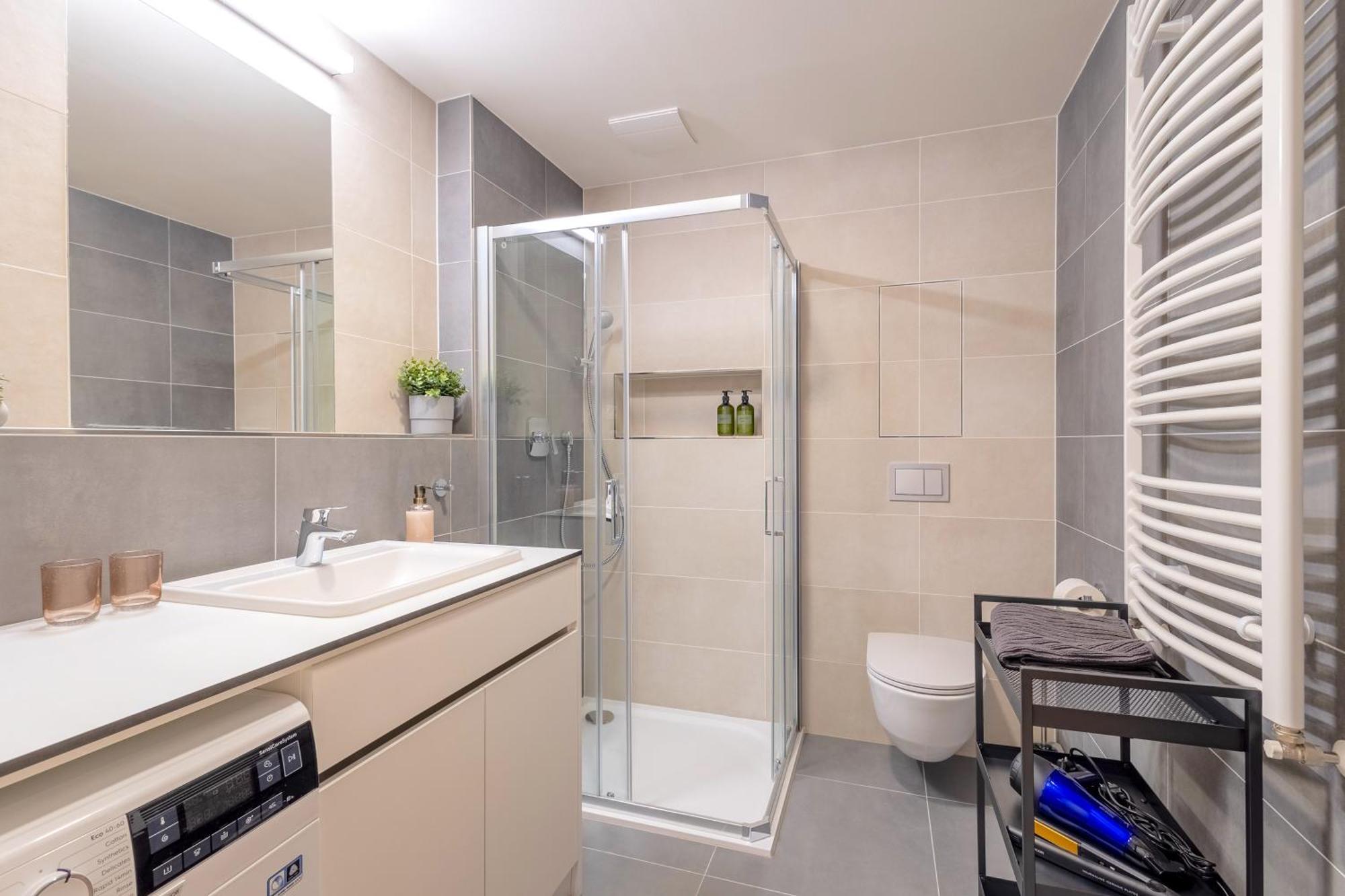 شقة Bright 2Br - 7Th Floor, Balcony, Free Parking By Gravity براغ المظهر الخارجي الصورة