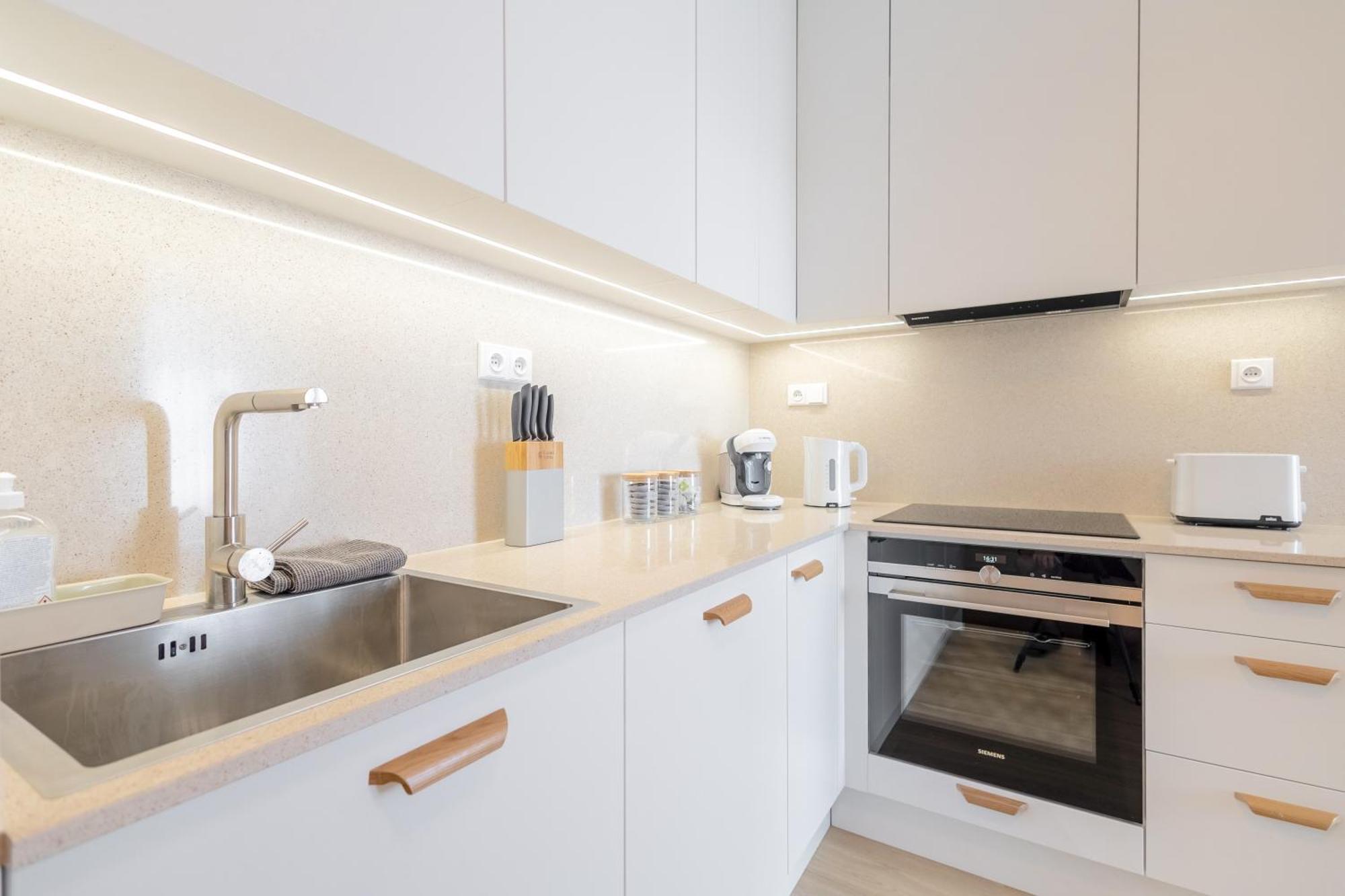 شقة Bright 2Br - 7Th Floor, Balcony, Free Parking By Gravity براغ المظهر الخارجي الصورة