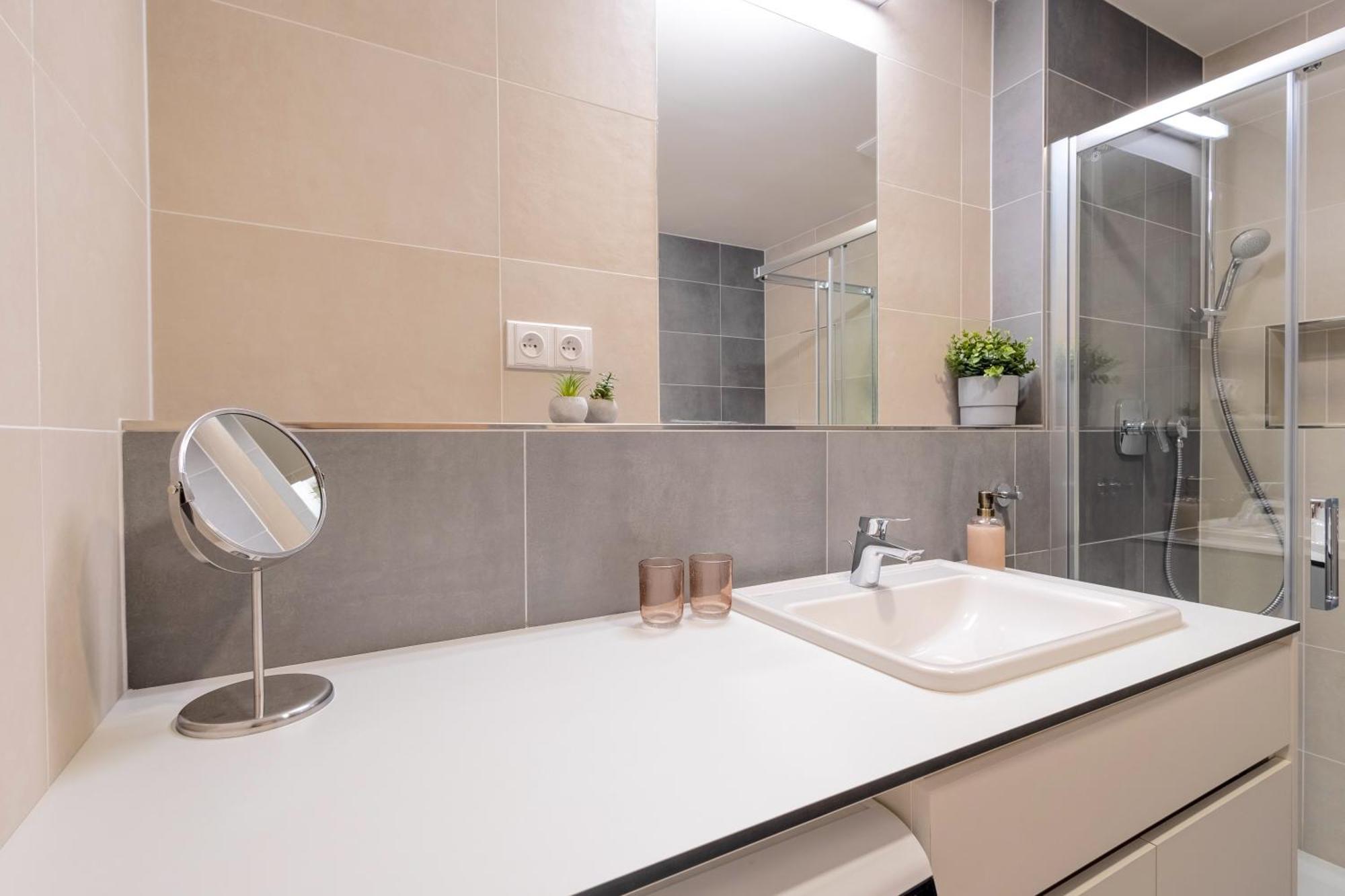 شقة Bright 2Br - 7Th Floor, Balcony, Free Parking By Gravity براغ المظهر الخارجي الصورة